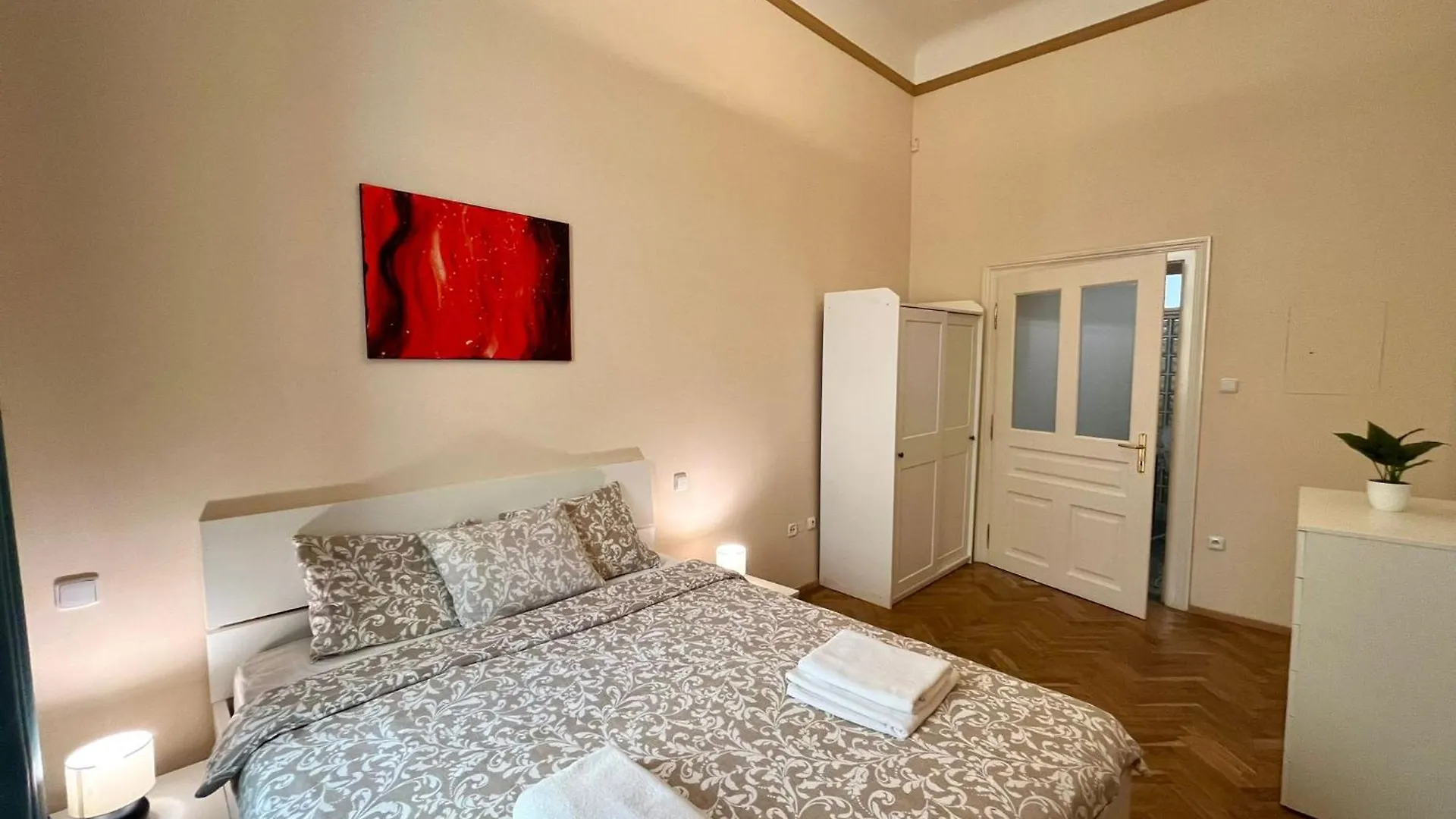 Charles Bridge Apartment براغ