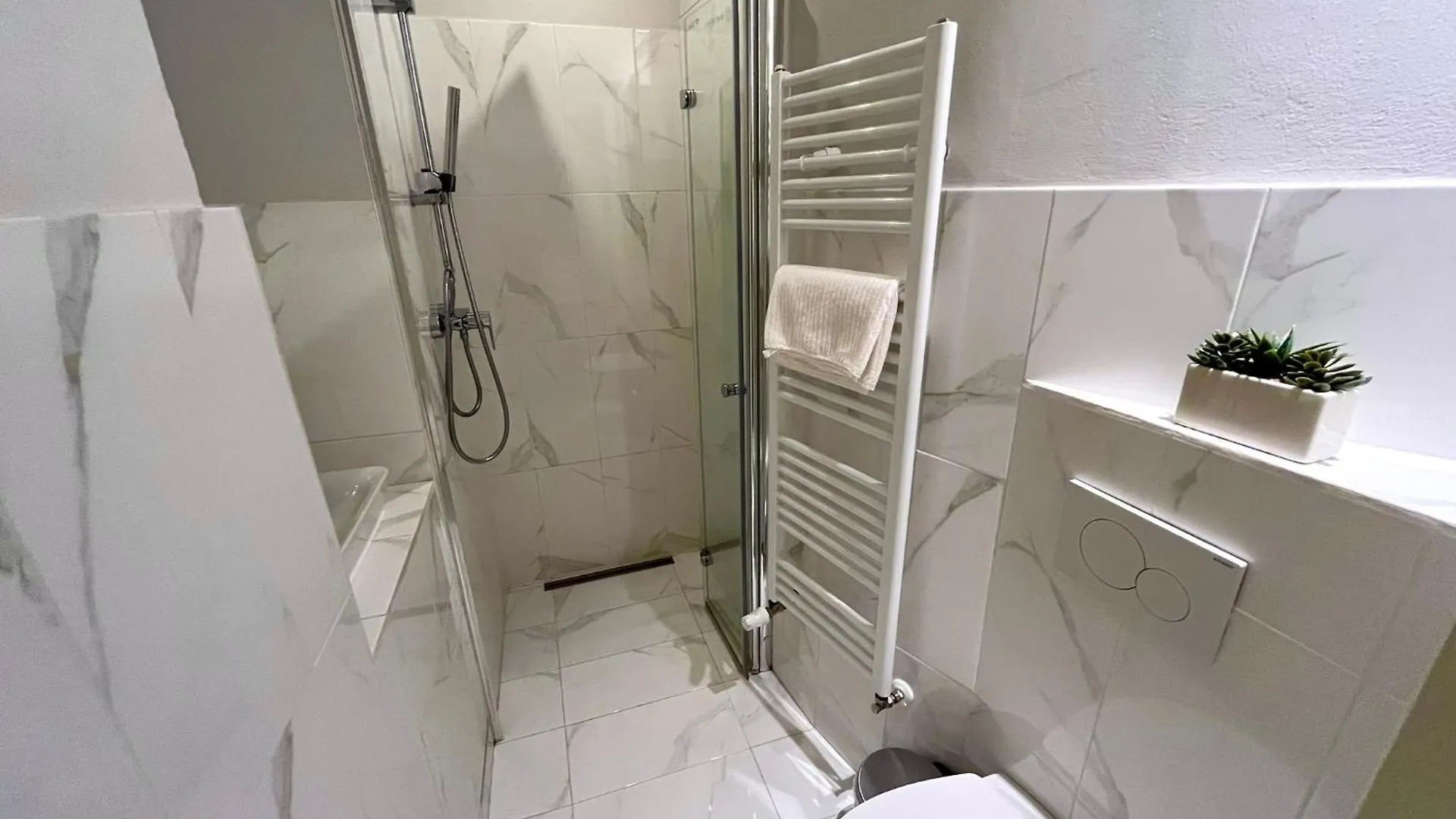 Charles Bridge Apartment براغ