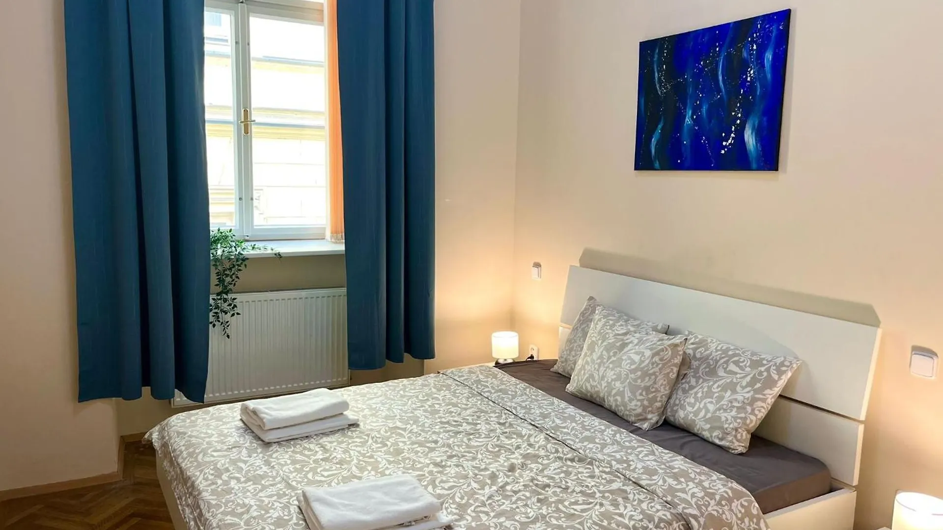 Charles Bridge Apartment براغ