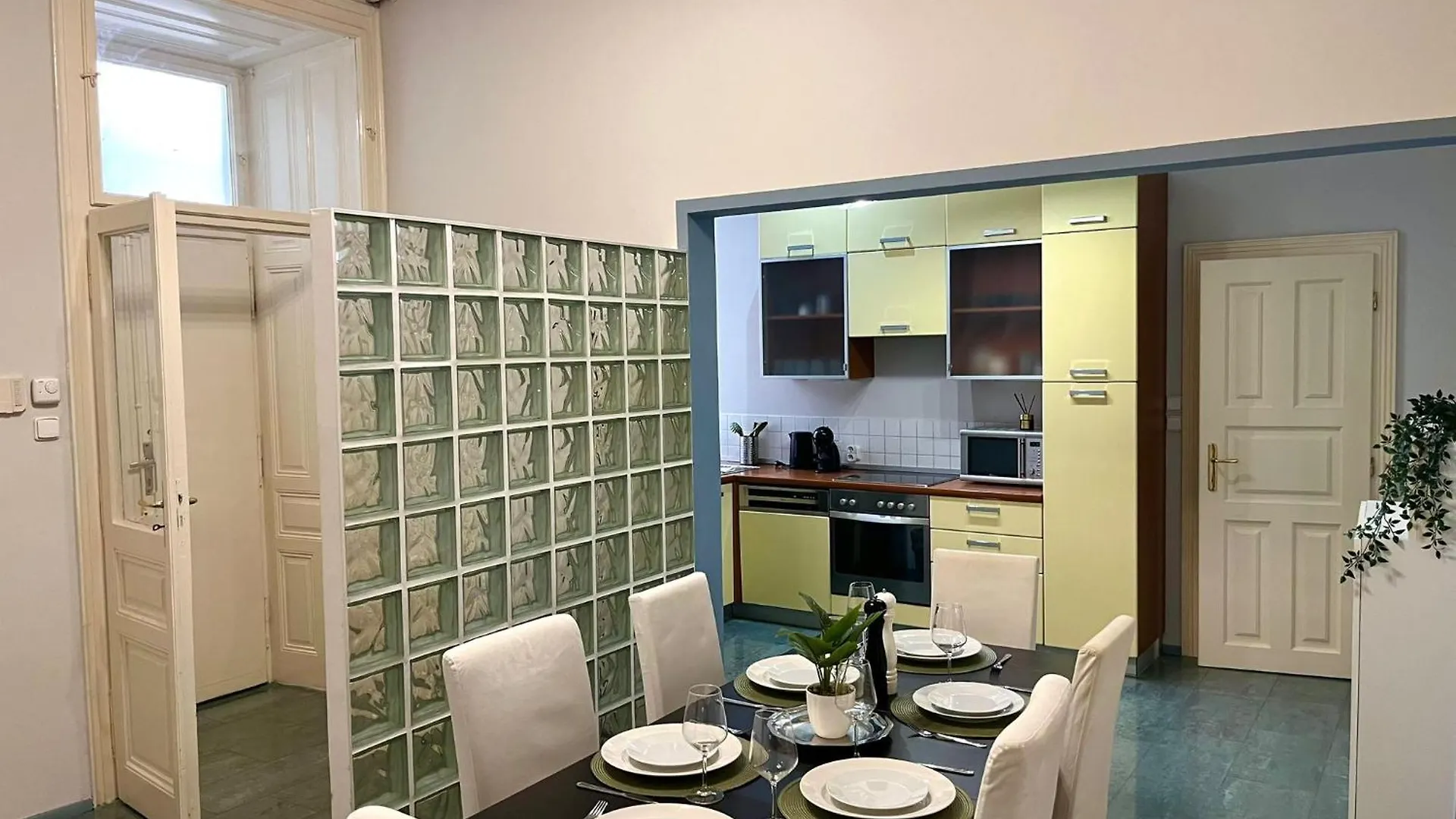 Charles Bridge Apartment براغ