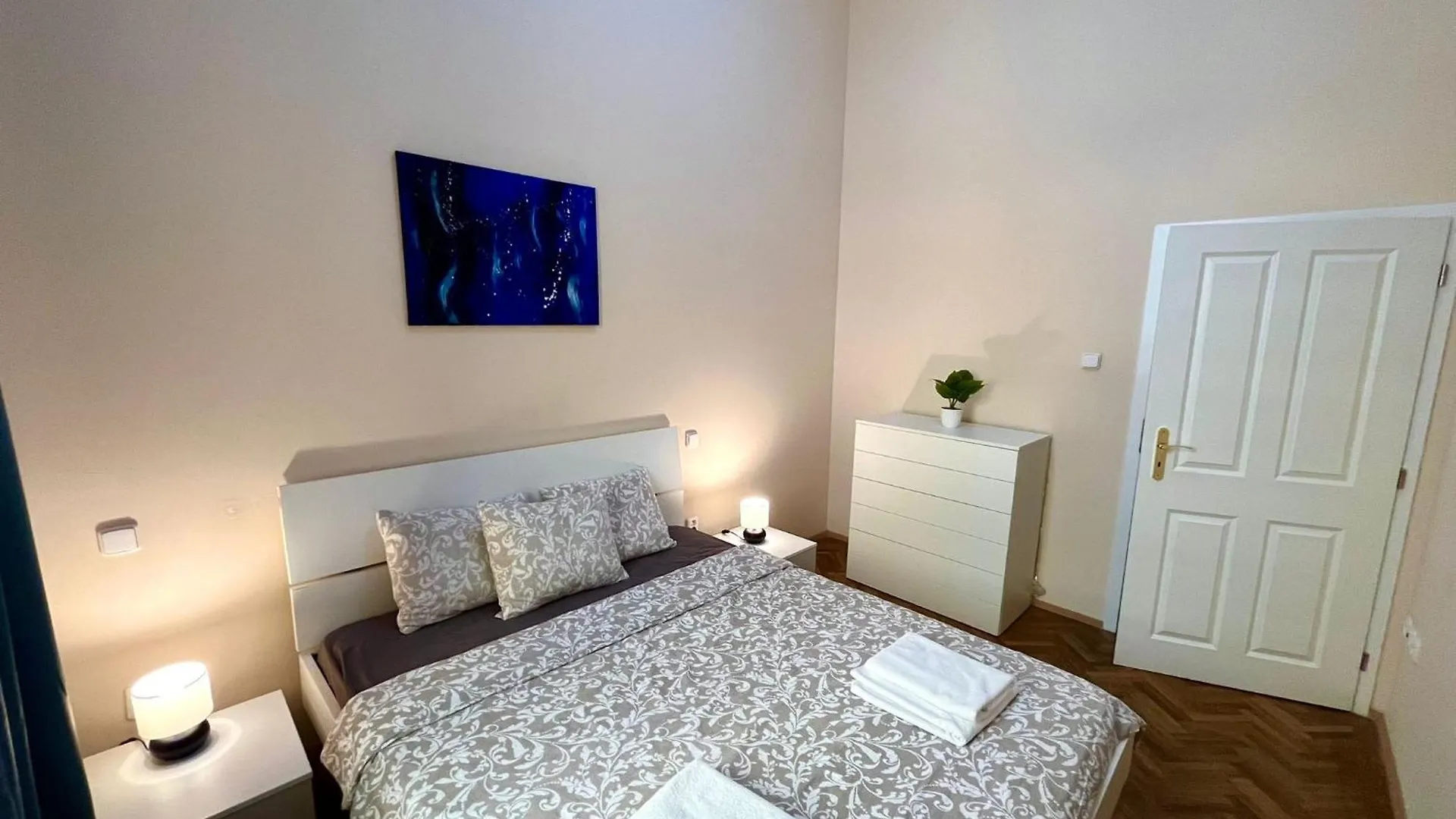 Charles Bridge Apartment Prag 0*,  Çek Cumhuriyeti