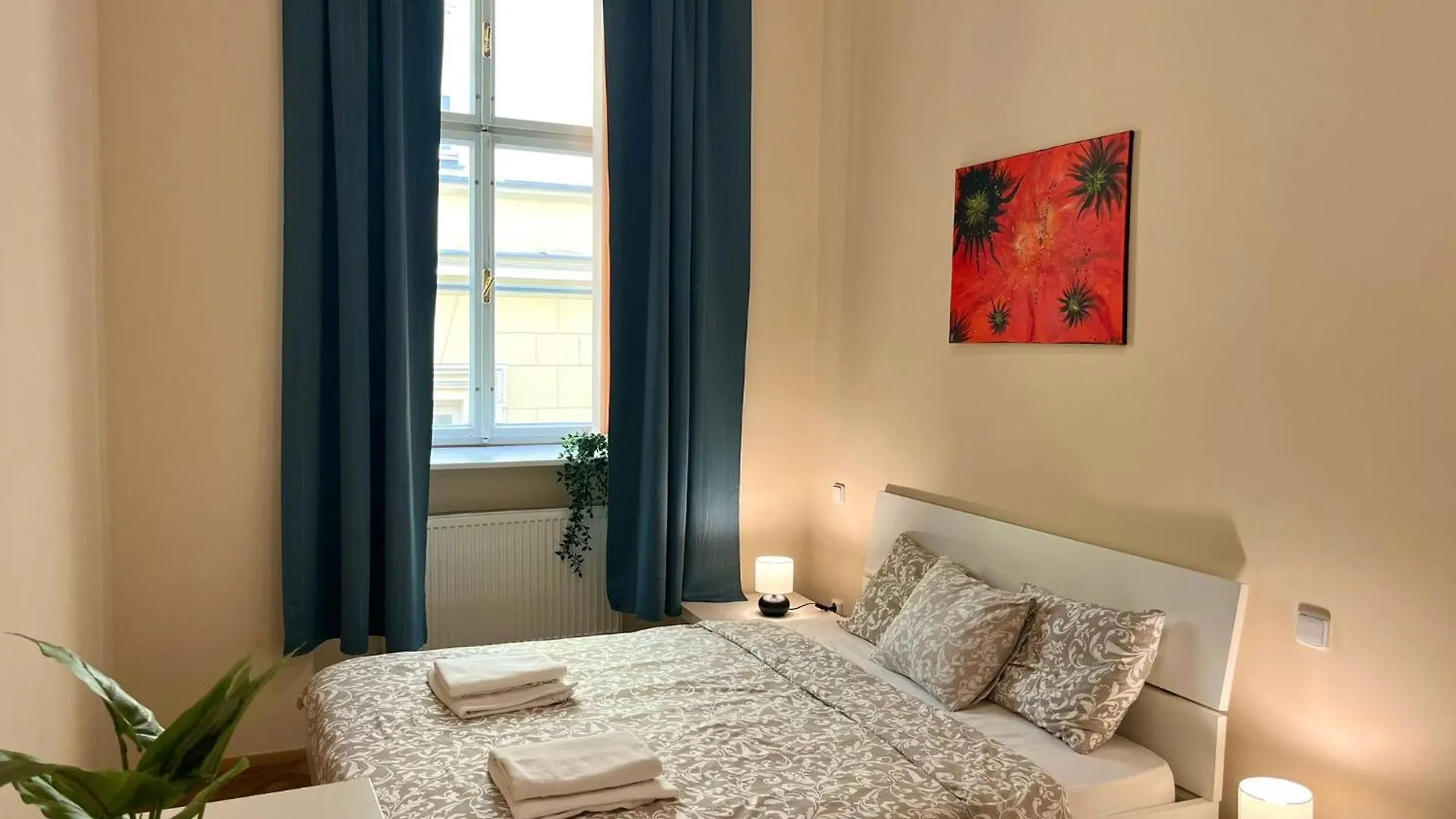 Charles Bridge Apartment Prag